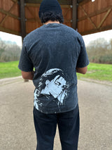 تي شيرت نظرة لا هوادة فيها عتيق