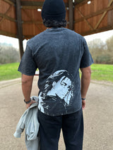 تي شيرت نظرة لا هوادة فيها عتيق